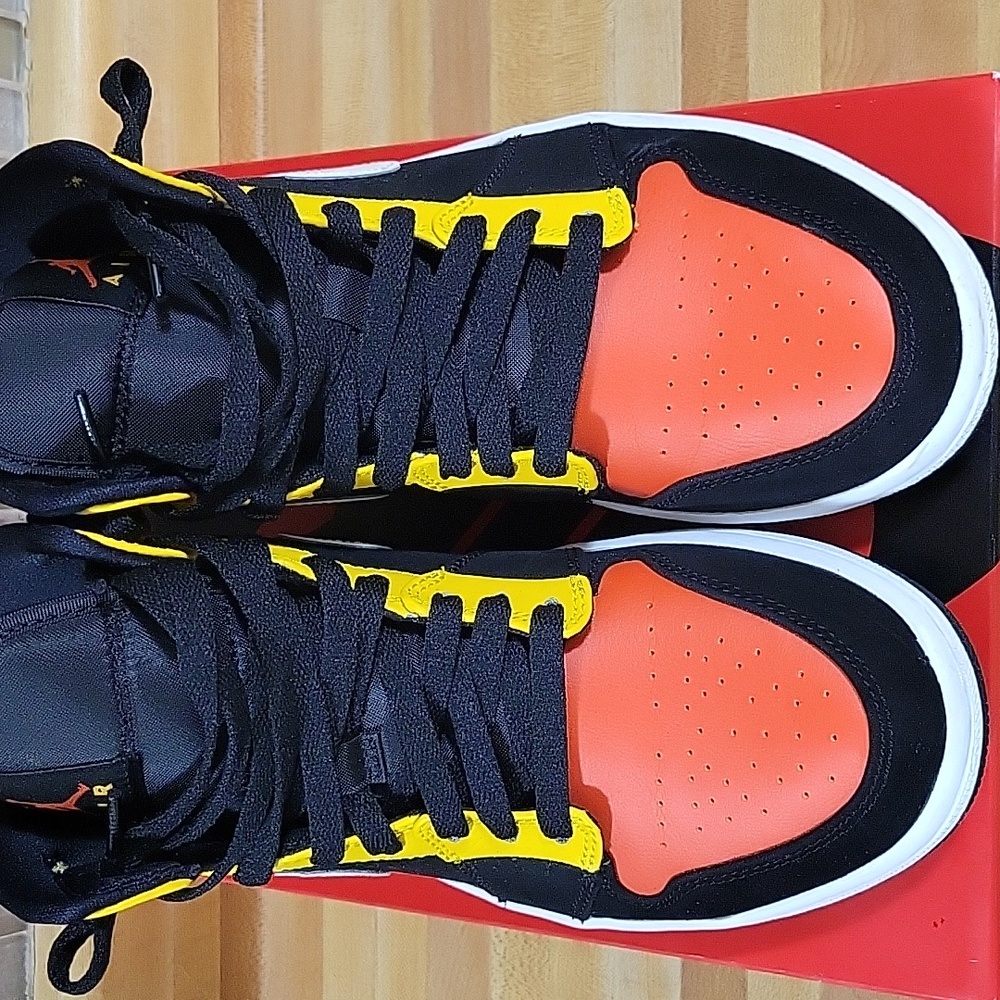 Men's Nike Jordan 1's 7.5